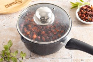 Компот из шиповника сушеного Компот из шиповника сушеного