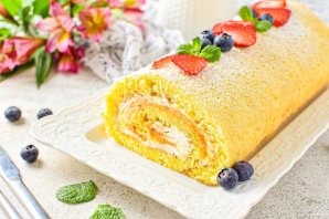 Бисквитный рулет с кремом из сливок Бисквитный рулет с кремом из сливок