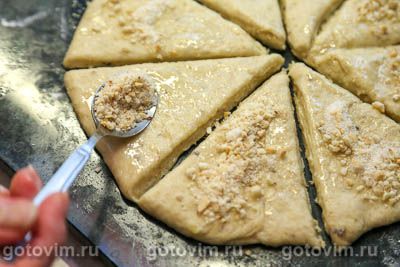 Постные рогалики из бананового теста с арахисом Постные рогалики из бананового теста с арахисом