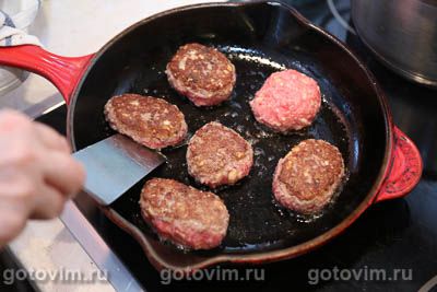 Котлеты мясные с арахисом Котлеты мясные с арахисом