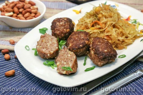 Котлеты мясные с арахисом Котлеты мясные с арахисом