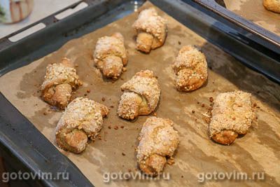 Постные рогалики из бананового теста с арахисом Постные рогалики из бананового теста с арахисом