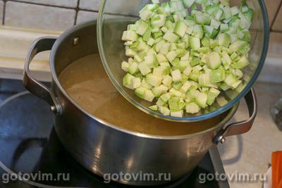 Кудрявый куриный суп с вермишелью, овощами и сырым яйцом (без картошки) Кудрявый куриный суп с вермишелью, овощами и сырым яйцом (без картошки)