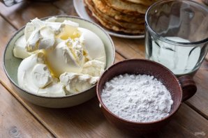 Блинный торт с кремом чиз Блинный торт с кремом чиз