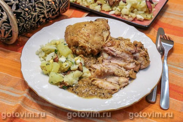 Куриные бедра в соусе из сметаны и сырого яйца Куриные бедра в соусе из сметаны и сырого яйца