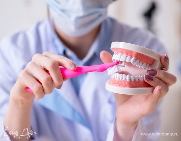 Это все кофе? Стоматолог сказал, можно ли самостоятельно отбелить потемневшие зубы Это все кофе? Стоматолог сказал, можно ли самостоятельно отбелить потемневшие зубы