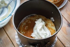 Блинный торт с кремом чиз Блинный торт с кремом чиз