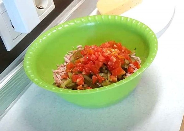 
Пицца в домашних условиях в духовке – 7 рецептов приготовления пиццы-ролл пошагово	