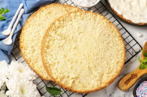 Бисквит на кипятке в мультиварке Бисквит на кипятке в мультиварке