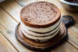 Шоколадный торт с кремом из маскарпоне Шоколадный торт с кремом из маскарпоне