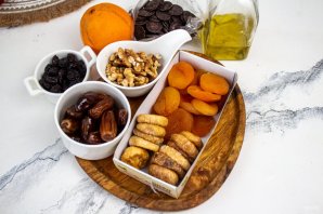 Конфеты из сухофруктов в шоколаде