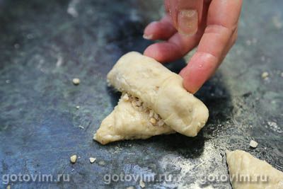 Постные рогалики из бананового теста с арахисом Постные рогалики из бананового теста с арахисом