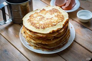 Блинный торт с кремом чиз Блинный торт с кремом чиз