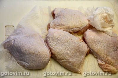 Куриные бедра в соусе из сметаны и сырого яйца Куриные бедра в соусе из сметаны и сырого яйца