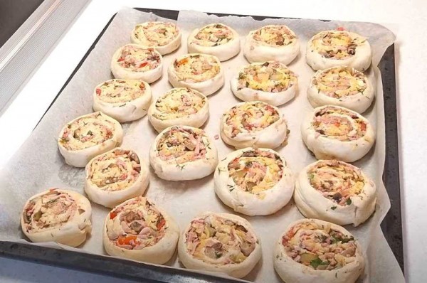 
Пицца в домашних условиях в духовке – 7 рецептов приготовления пиццы-ролл пошагово	