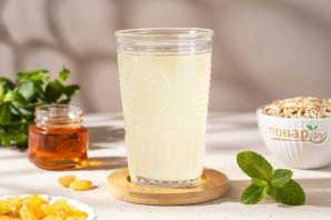 Квас овсяный с медом и изюмом Квас овсяный с медом и изюмом