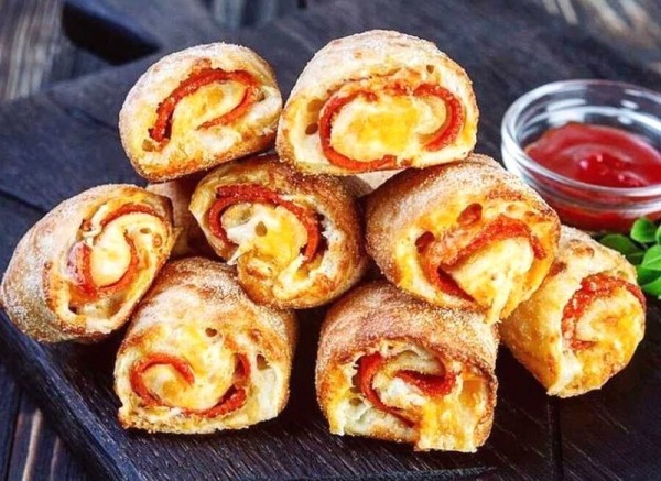 
Пицца в домашних условиях в духовке – 7 рецептов приготовления пиццы-ролл пошагово	