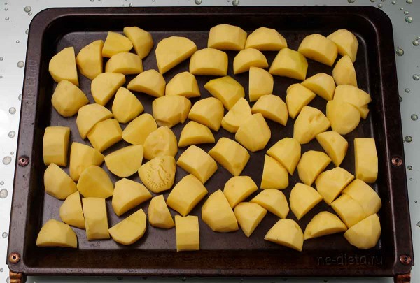 Картошка, запеченная кусочками в духовке Картошка, запеченная кусочками в духовке