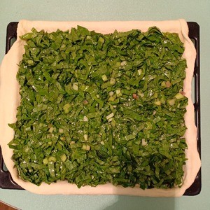 Пирог с ревенем и щавелем