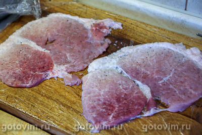 Рулетики из свинины с творожным сыром и зеленью Рулетики из свинины с творожным сыром и зеленью