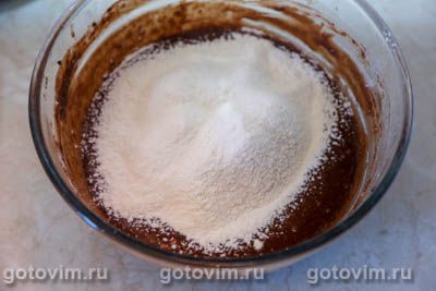 Кулич шоколадный с шоколадной глазурью и безе Кулич шоколадный с шоколадной глазурью и безе