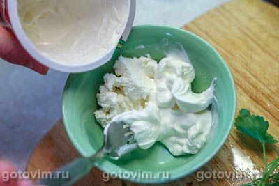 Рулетики из свинины с творожным сыром и зеленью Рулетики из свинины с творожным сыром и зеленью