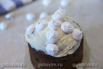 Кулич шоколадный с шоколадной глазурью и безе Кулич шоколадный с шоколадной глазурью и безе