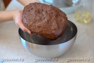 Кулич шоколадный с шоколадной глазурью и безе Кулич шоколадный с шоколадной глазурью и безе