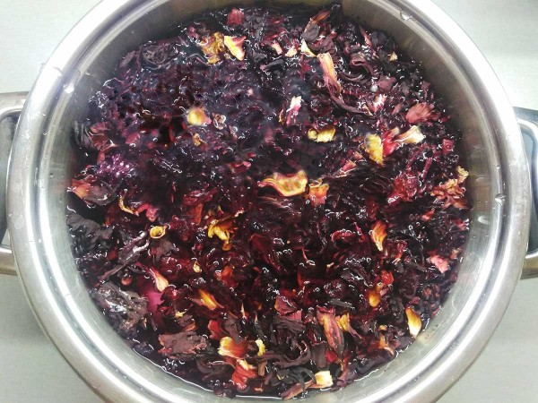 Как покрасить яйца чаем каркаде Как покрасить яйца чаем каркаде