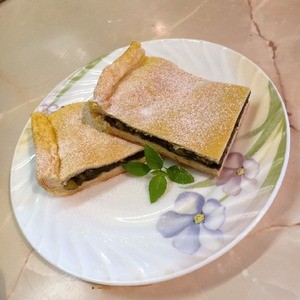 Пирог с ревенем и щавелем