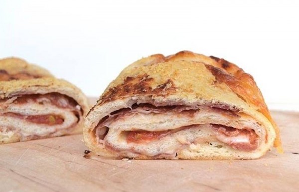 
Пицца в домашних условиях в духовке – 7 рецептов приготовления пиццы-ролл пошагово	