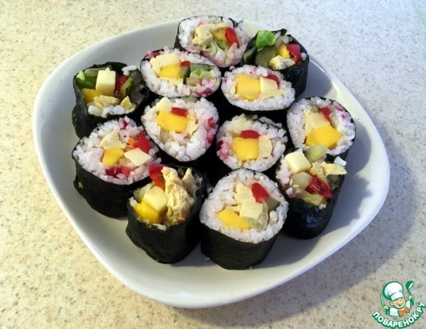 Кимбаб с перцем и маринованным огурцом Кимбаб с перцем и маринованным огурцом