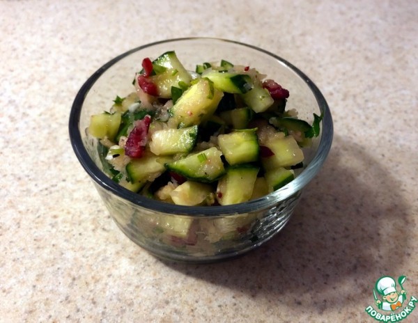 Огурцы с клюквой и запеченным яблоком Огурцы с клюквой и запеченным яблоком