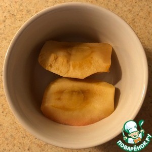 Огурцы с клюквой и запеченным яблоком Огурцы с клюквой и запеченным яблоком