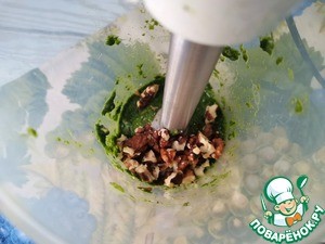 Ореховый соус со шпинатом Ореховый соус со шпинатом