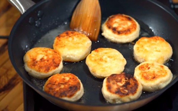 
Сырники из творога с манкой на сковороде пышные вкусные рецепты с яйцами	