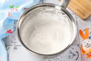 Помазка на куличи из белков Помазка на куличи из белков
