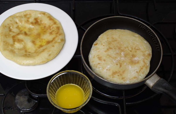 Хачапури с творогом и сыром Хачапури с творогом и сыром