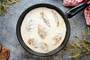 Курица в сливочно-сырном соусе Курица в сливочно-сырном соусе