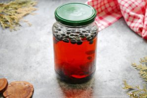 Настойка из кедровых орешков на водке Настойка из кедровых орешков на водке