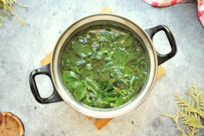 Пирог с крапивой Пирог с крапивой