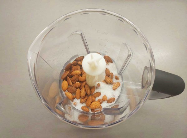 Марокканское печенье с миндалем «Рожки газели» Марокканское печенье с миндалем «Рожки газели»