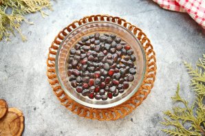 Настойка из кедровых орешков на водке Настойка из кедровых орешков на водке