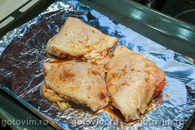 Запеченные куриные бедра в лимонно-имбирном маринаде с мёдом