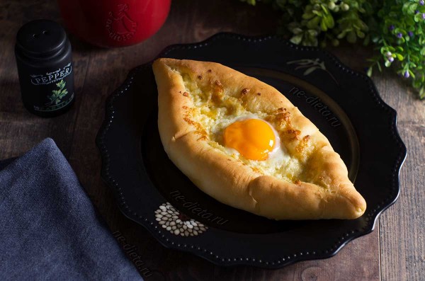 Хачапури по-аджарски