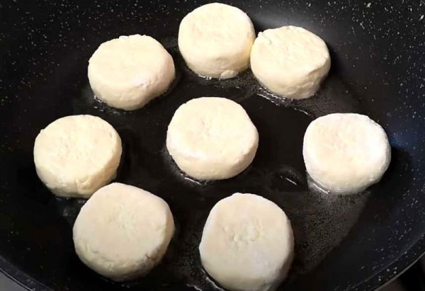 
Сырники из творога с манкой на сковороде пышные вкусные рецепты с яйцами	