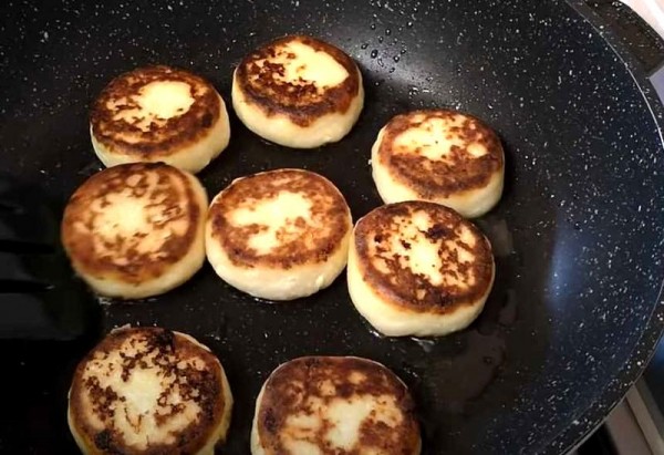 
Сырники из творога с манкой на сковороде пышные вкусные рецепты с яйцами	