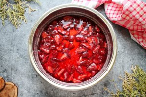 Варенье из клубники с розовым перцем Варенье из клубники с розовым перцем