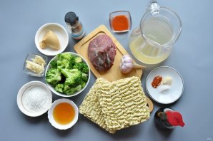 Рамен из говядины с брокколи Рамен из говядины с брокколи