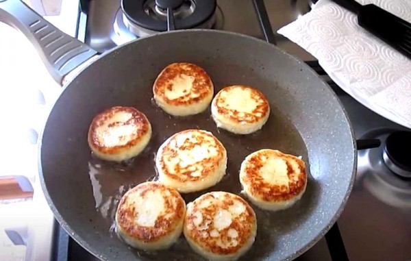 
Сырники из творога с манкой на сковороде пышные вкусные рецепты с яйцами	